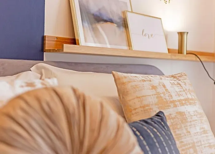 Апартаменты Modern Flat With Light And Sun On The Sweet Terrace *