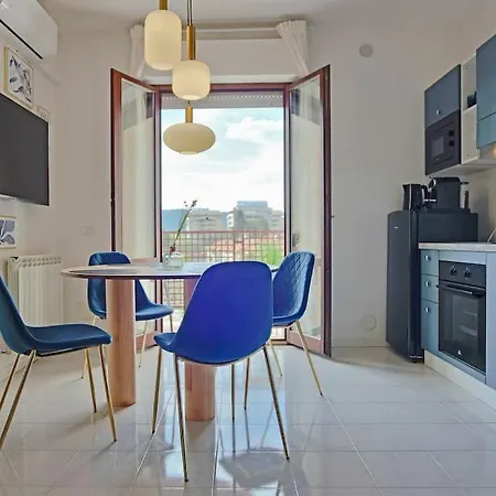 公寓 Modern Flat With Light And Sun On The Sweet Terrace *