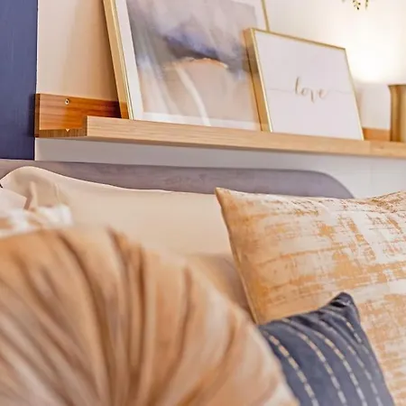 Apartment Modern Flat With Light And Sun On The Sweet Terrace *